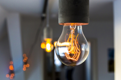 Oświetlenie domu – 5 dobrych rad na oświetlenie zewnętrzne